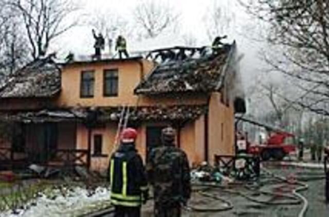 Liepsnos nuniokojo "Metų laikus" 