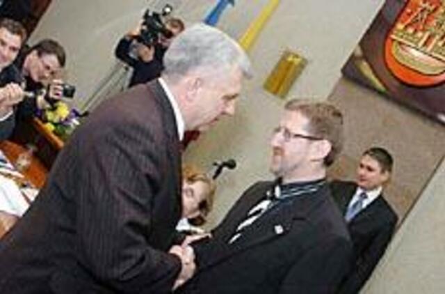 Rinkdami merą politikai kandžiojosi 