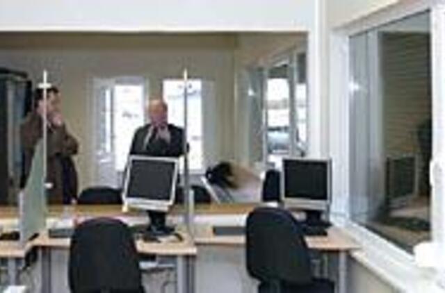 Dėl vairuotojų pažymėjimų - į "Regitrą" 