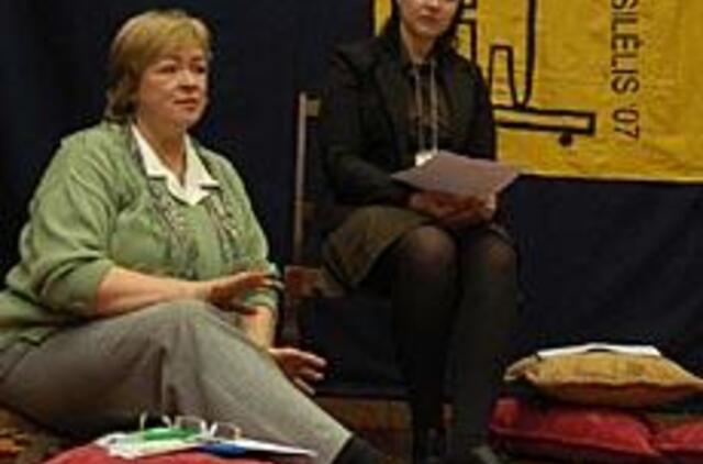 "Karakumų asilėlio" karavanas atneša lėlių teatrą 