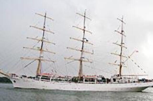 Svečiuosis lenkų jaunimo burlaivis 