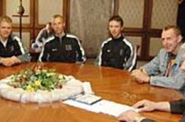 Dviračių sporto kare paliaubomis nekvepia 