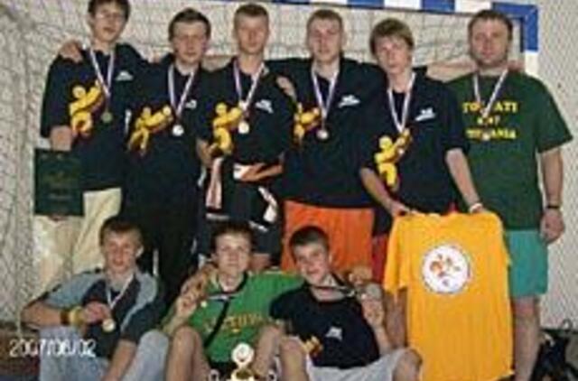 Iš tolimojo Toljačio - su bronza