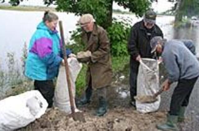 Potvynis jau ėmė slūgti