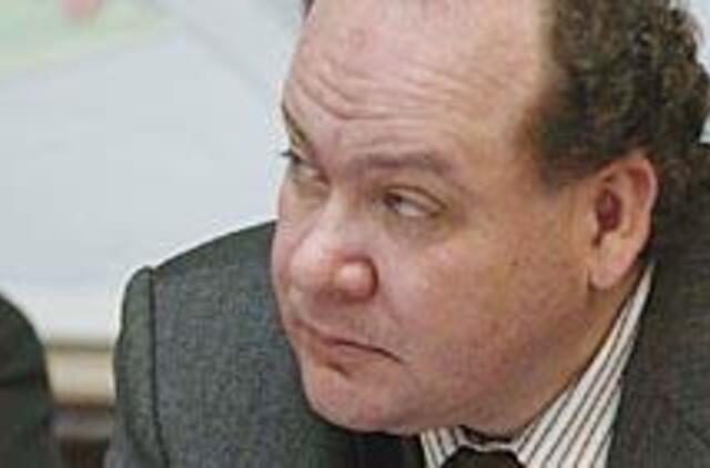 Valdininką klupdo indolas 