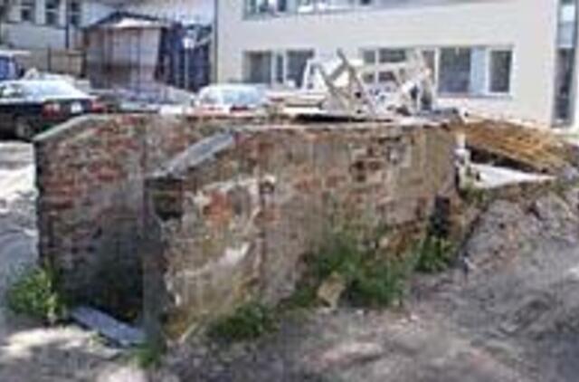 Garsiąją slėptuvę užvers žemėmis