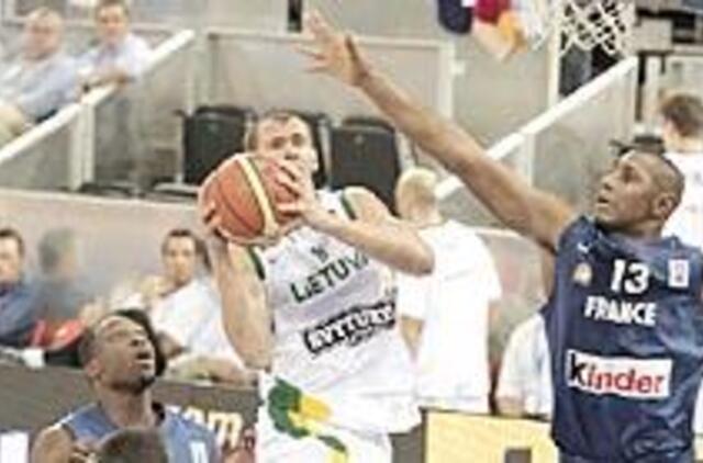 Prancūzai užgeso kaip gimtadienio torto žvakutės