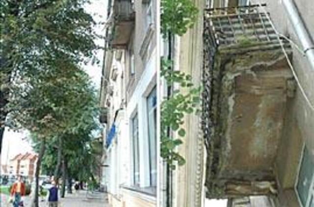 Yrančius balkonus laiko tik maldos 