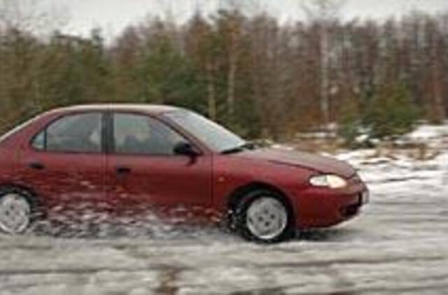 Būsimiesiems vairuotojams - tik pradžiamokslis