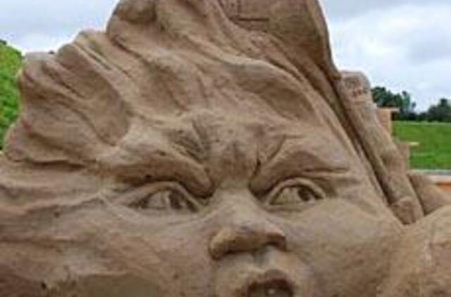 Meno kūriniai "iškeliavo" į statybas