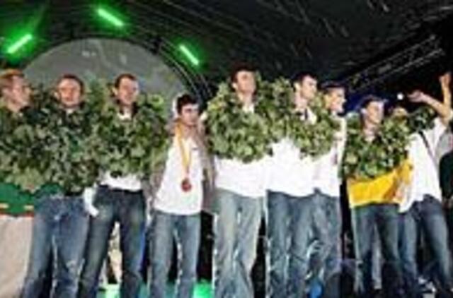 Atpildas rinktinei - gerbėjų padėka, ordinai ir milijonas