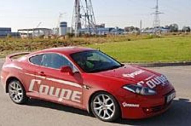 "Hyundai Coupe": vienas lauke karys