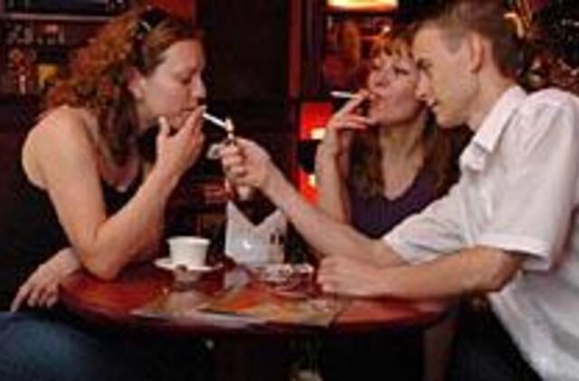 Draudimas rūkyti aistrų nebekelia 