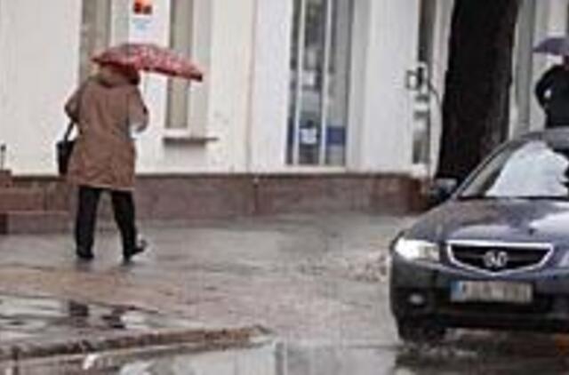 Pėsčiuosius taškantys vairuotojai gali būti baudžiami