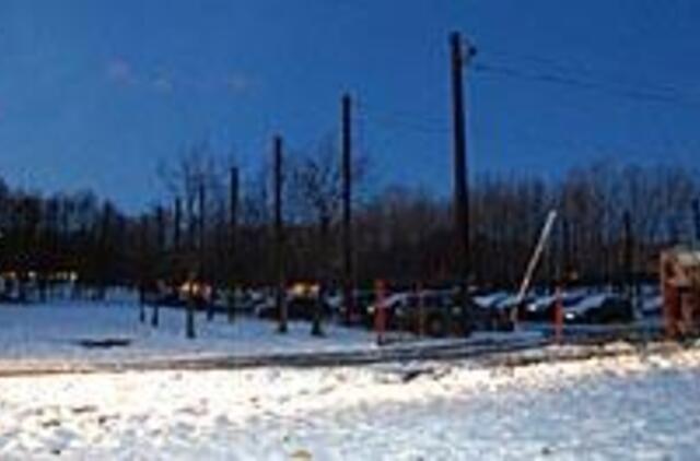 Vietoje automobilių aikštelės - maldos namai