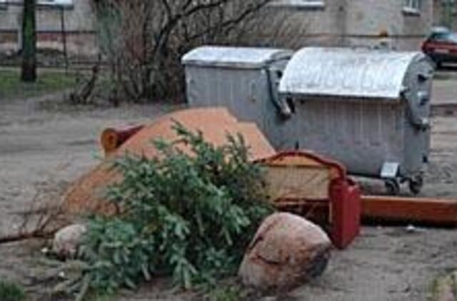 Eglutės klaipėdiečių nešildys