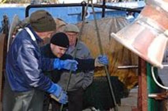 Politikai bando atgręžti žvejus į aukciono pusę 