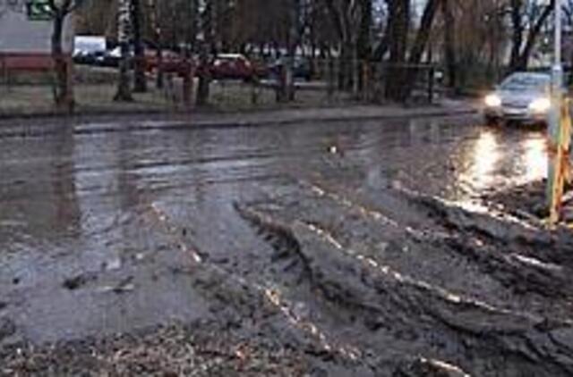 Statybininkai miestą pavertė tvartu