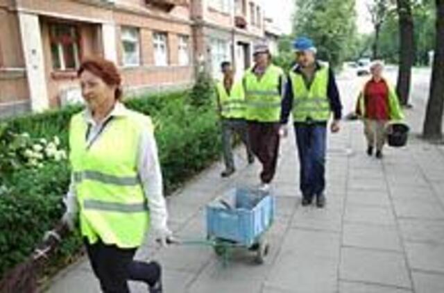 Valdžia bando galva pramušti sieną 