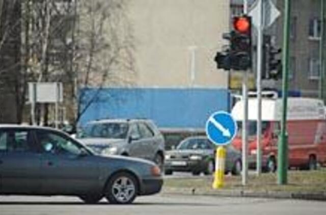 Eismą reguliuos ryškesni šviesoforai