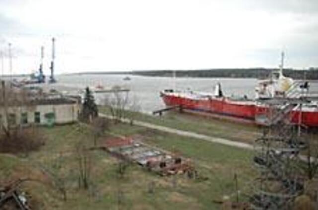 Naujo terminalo statyba ir toliau rūpinasi ministerija 