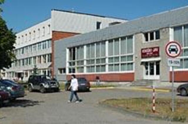 Ligonius skriaudžia kelio ženklai