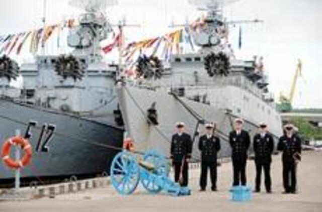 Laivyno diena - su patrankos salvėmis