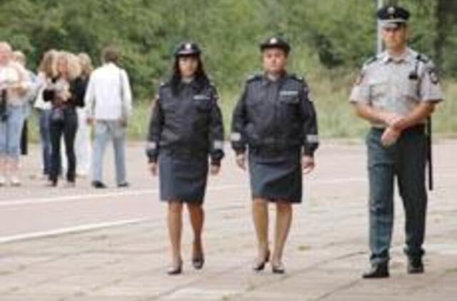 Policininkai metė nusikaltėlius, augina vaikus