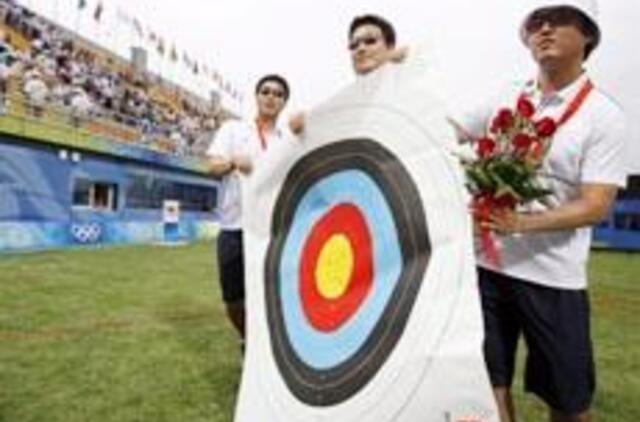 Pietų Korėjos lankininkai pasipuošė aukso medaliais