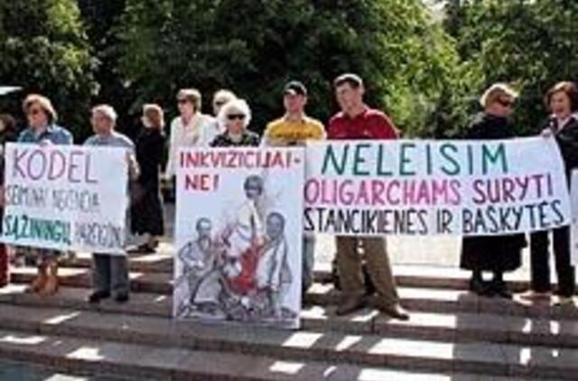 Nelegalių statybų Kuršių nerijoje nesustabdę pareigūnai gali netekti pareigų