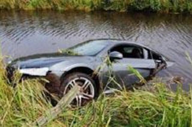 "Audi R8": pusė milijono - į balą