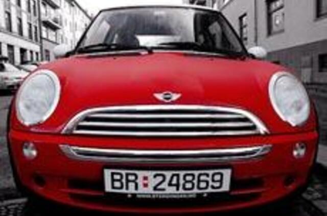 Tyrimas: stilingiausi yra "Porsche", "Mini" ir "Audi" vairuotojai