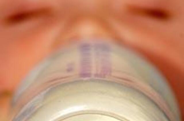 Užkrėstu pienu apsinuodijusių kinų kūdikių skaičius išaugo penkiagubai