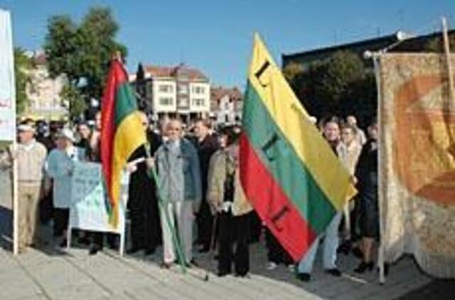 Sistemos pakeitimai atidėti