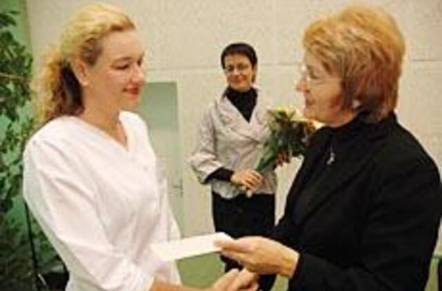 Ligoninės slaugytoją pagerbė premija 