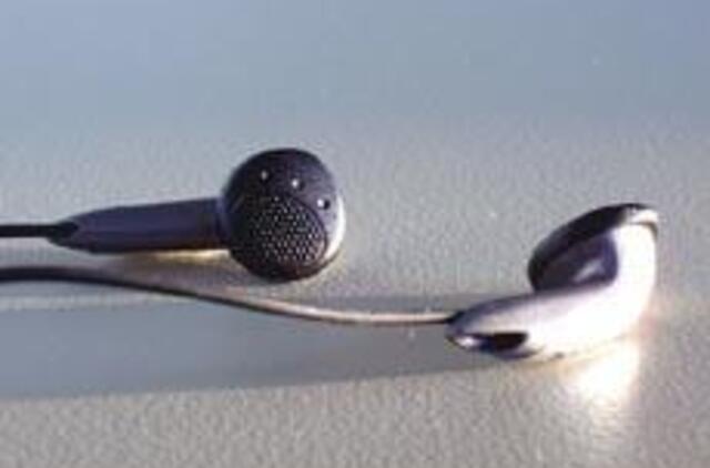 Mokslininkai įspėja apie nešiojamųjų muzikos grotuvų pavojų sveikatai