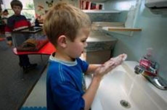 Milijonai vaikų visame pasaulyje minės pirmąją JT Pasaulinę rankų plovimo dieną