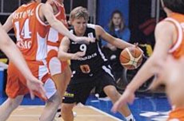 Serbės palaužė klaipėdietes