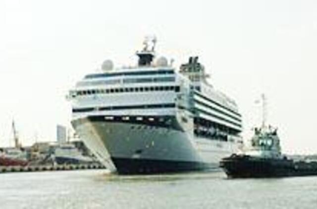 Dėl ekonominės krizės ir kruiziniai laivai mažina greitį