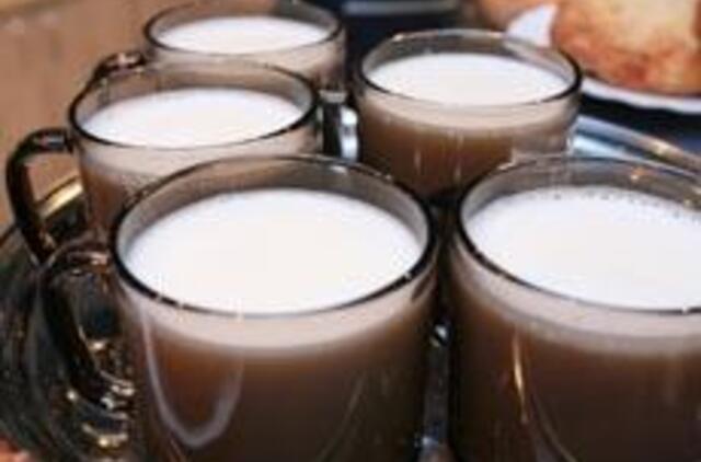 Lietuvos prekybininkai neskuba piginti pieno produktų, brangina - operatyviai