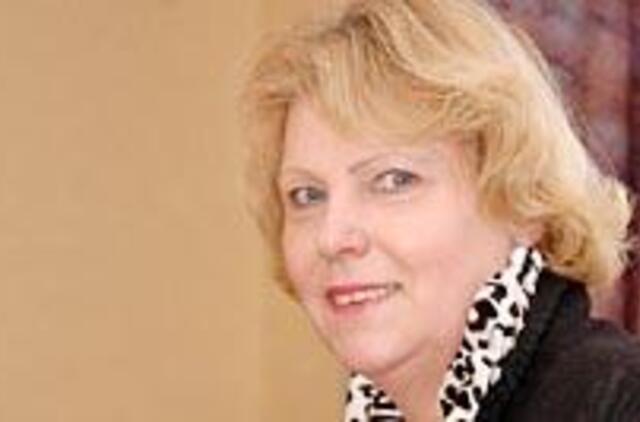 Globos namuose - sumaištis dėl kortelių