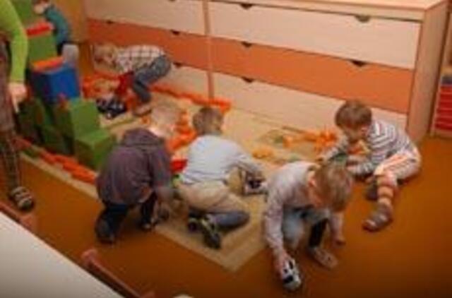 Tėvai iš rajonų atakuoja merą