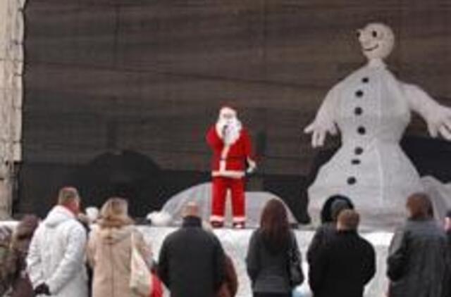 Valdžia tautą nori matyti dirbančią