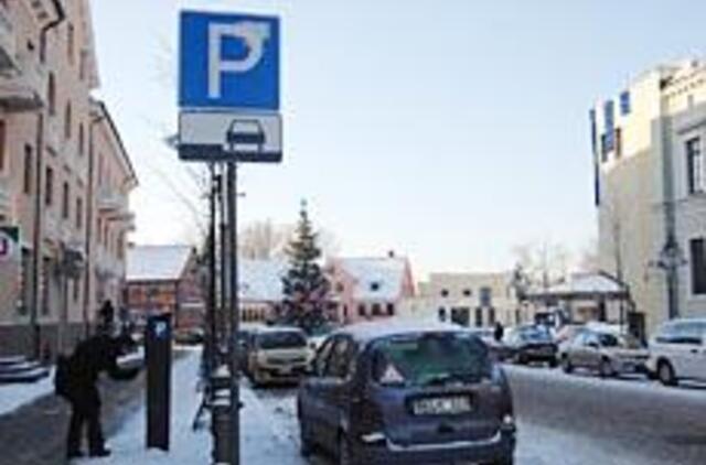 Mokamas automobilių stovėjimas virto nesusipratimu