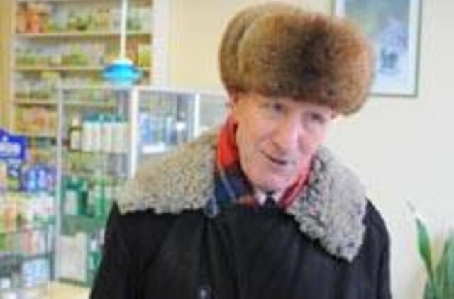 Į vaistines - tik būtiniausių prekių 