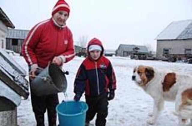 Natkiškiai: didvyriams - pagarba, niekdariams - "Vėdaras"