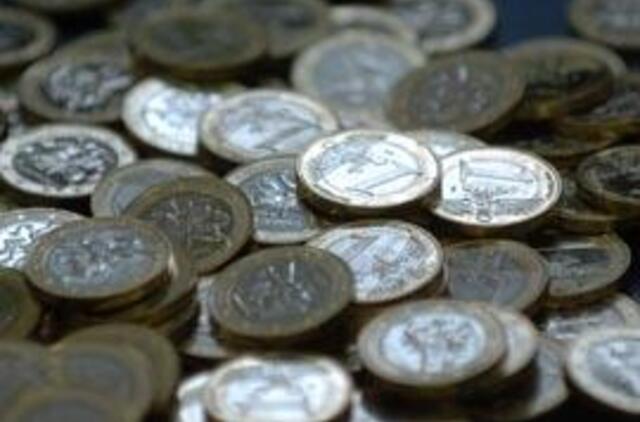 Vasarį indėlių eurais palūkanos mažėjo, litais - dažniau kilo