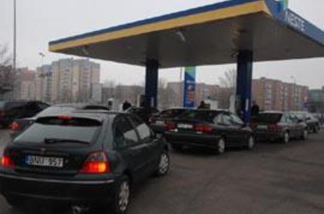 Degalų kainos vėl apaugo nežinomaisiais