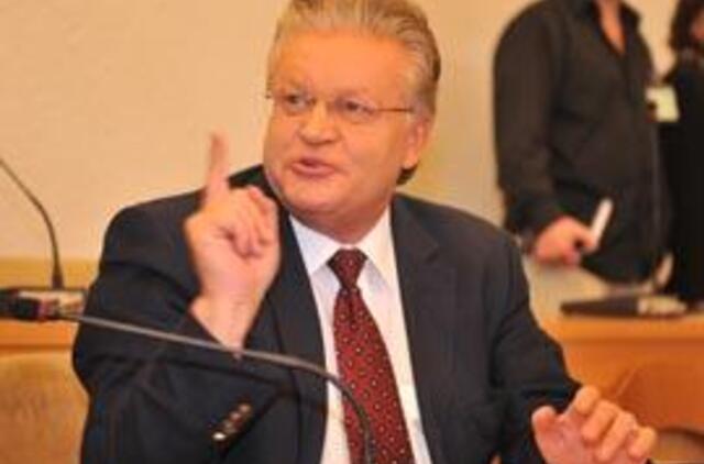 Už darbo drausmės pažeidimą J. Lionginui skirtas papeikimas