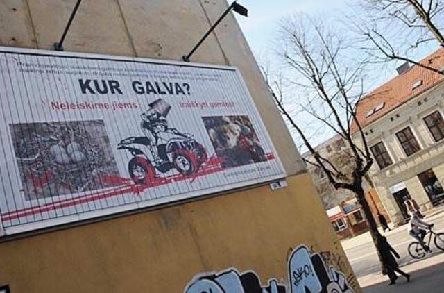 Visuomenė prieš keturračius